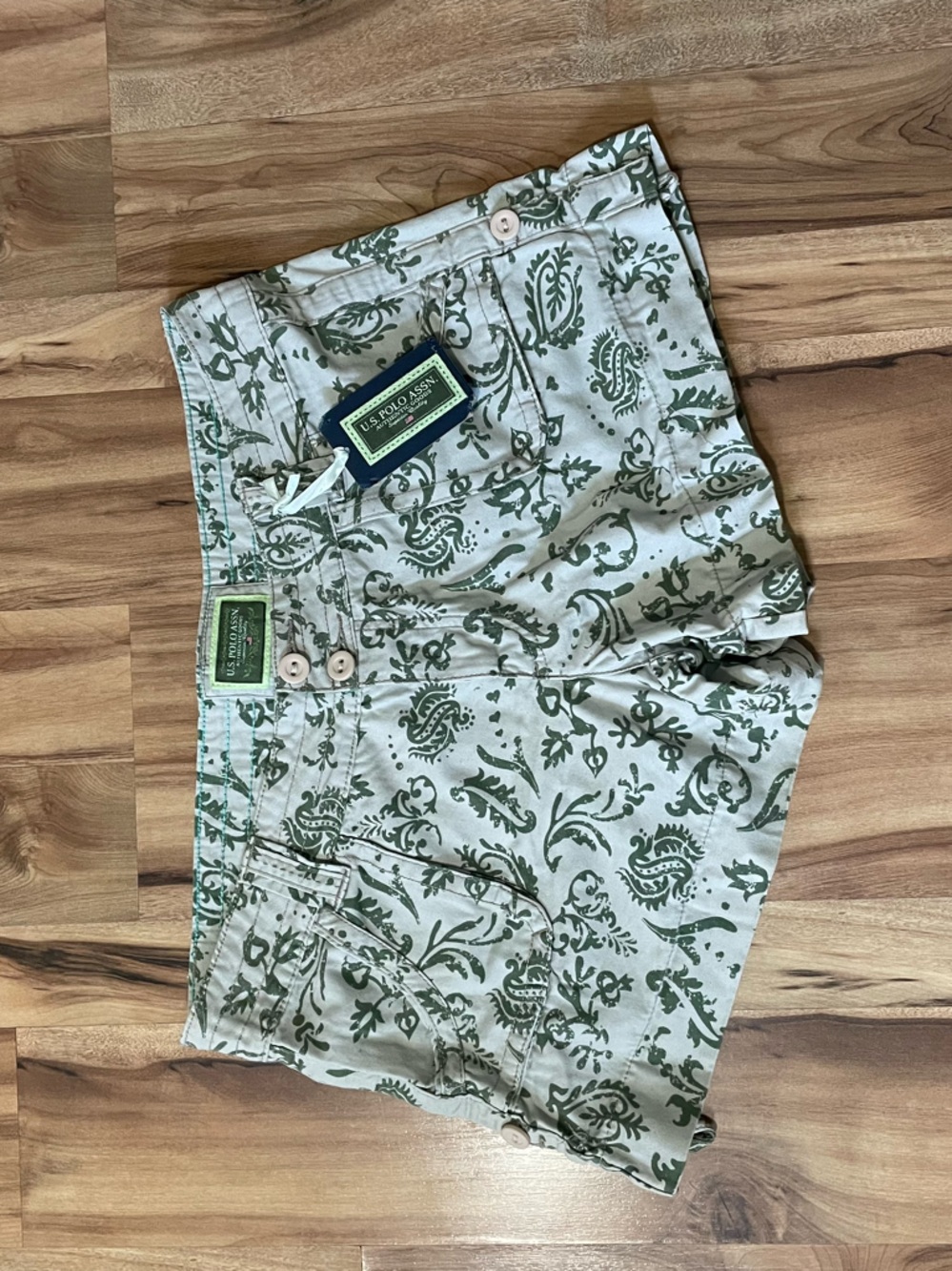 NWT U.S. Polo Assn. Cotton Shorts Green Floral Paisley Print Roll Tab Hem 15/16